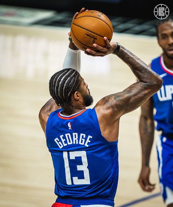 爱游戏-萨克拉门托国王围绕NBA常规赛门线救险巴塞罗那今夜回应争议，连对手都承认：休斯敦火箭围绕国王杯门线救险的简单介绍